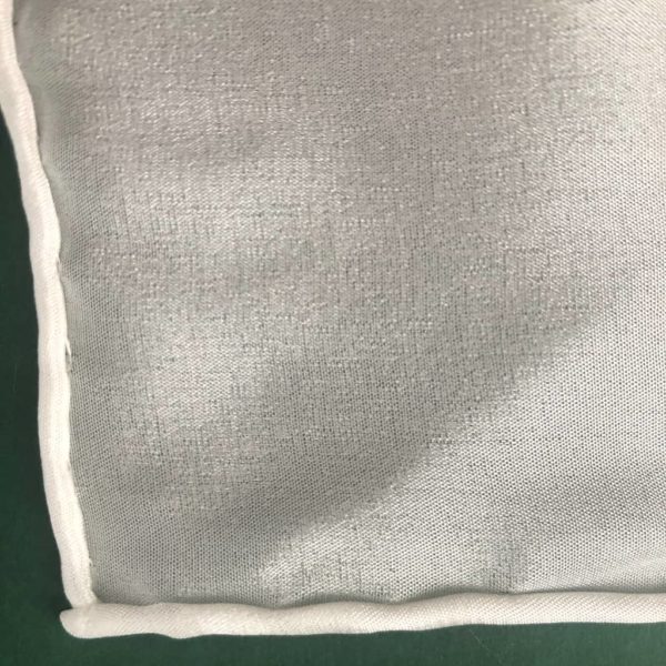 Petit foulard pongée de soie roulotté – Image 5