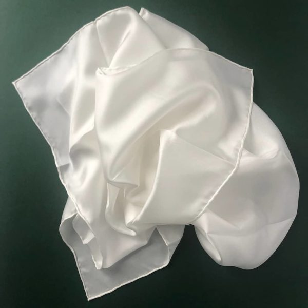 Grand foulard twill de soie roulotté – Image 3